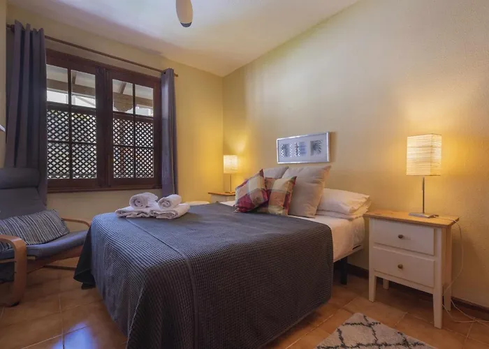 Atico Gigantes Vistas+wifi 600 Mbps + Playa 公寓 *